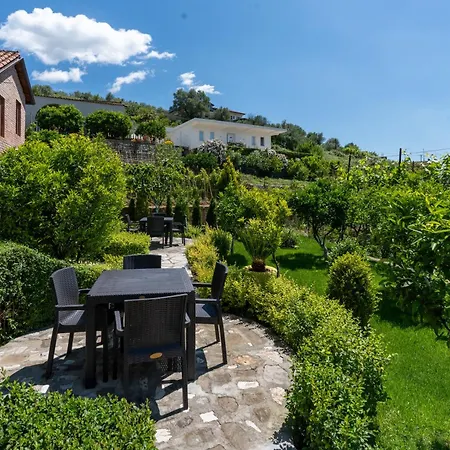 Emiljano بيت ضيافة 3*