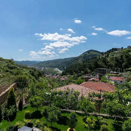 招待所 Emiljano 3*