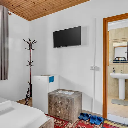 Emiljano 招待所 培拉特