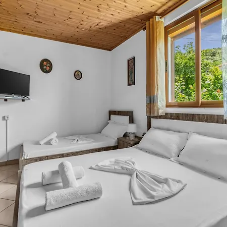 Emiljano Pensionat Berat
