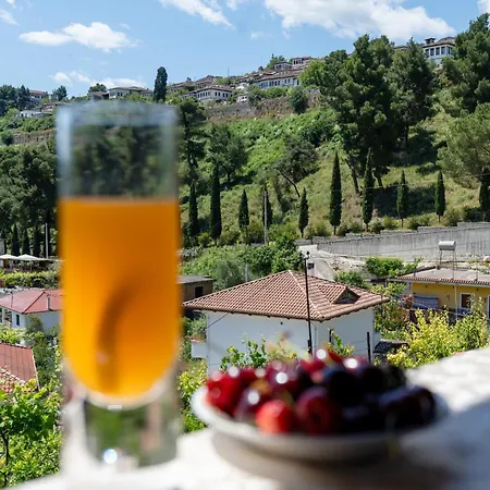 Πανσιόν Emiljano 3*