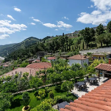 Emiljano 3* Μπεράτ