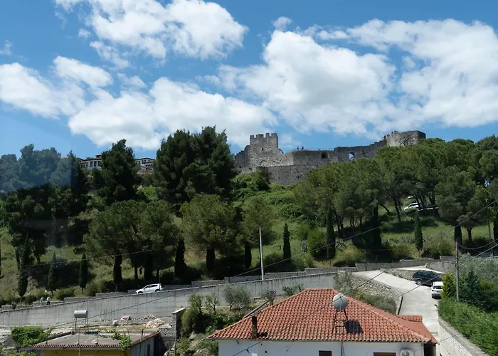 Pensión Emiljano 3*